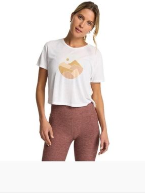 Vuori Women's White Graphic Crop Tee - Sunlit Mountain Design